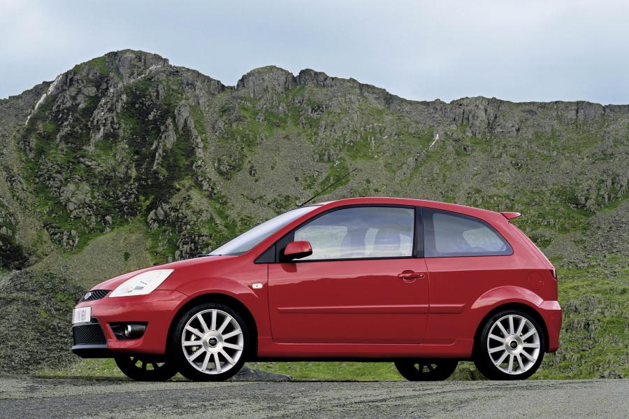  Ford Fiesta ST 2005 года  (фото 32 из 57)